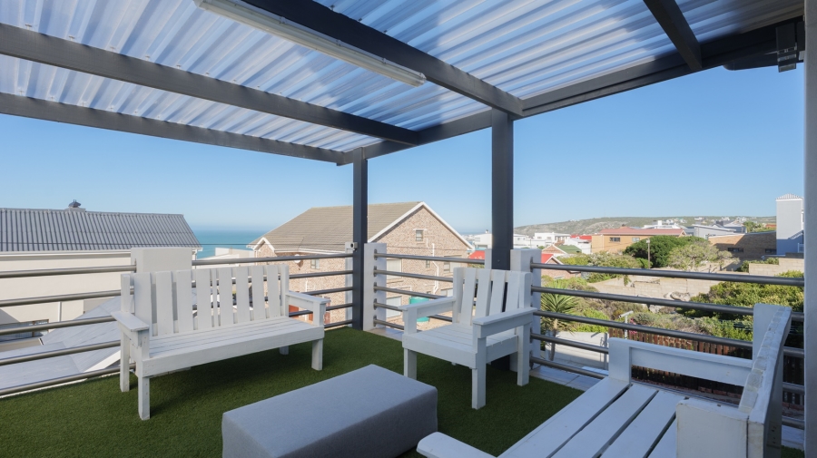 4 Bedroom Property for Sale in Oceanview Heights Western Cape